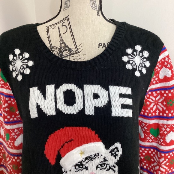 Women’s Black Holiday Cat Blinking Lights Long Sleeves Hearts Knit Sweater - Picture 3 of 5